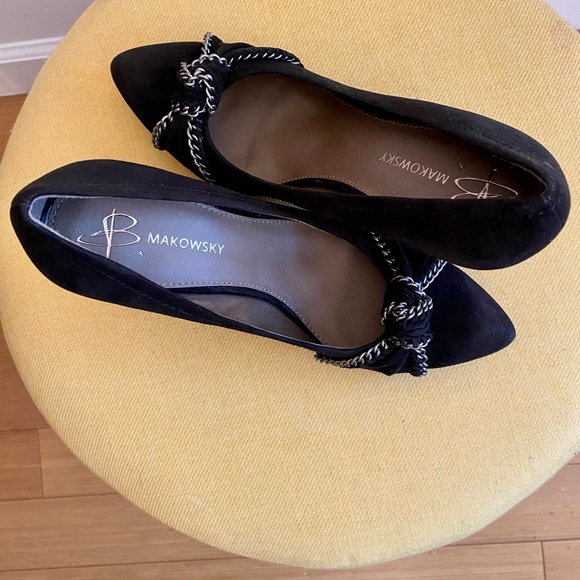 B Makoswsky “Karly” Black Suede Pumps Sz 8 - Picture 8 of 8